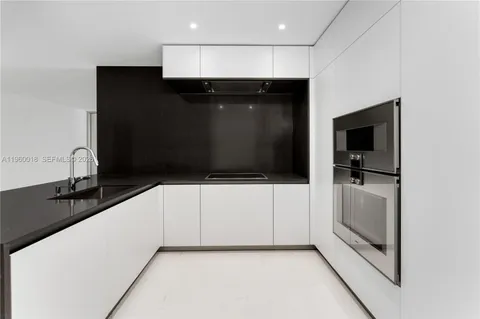 $1,850,000 | 300 Biscayne Blvd Way, Unit 2009, Miami, FL 33131