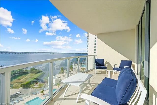 $4,000 | 3000 Oasis Grand Boulevard, Unit 1101, Fort Myers, FL 33916
