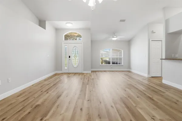 $1,750 | 8520 North Elkcam Boulevard, Citrus Springs, FL 34433