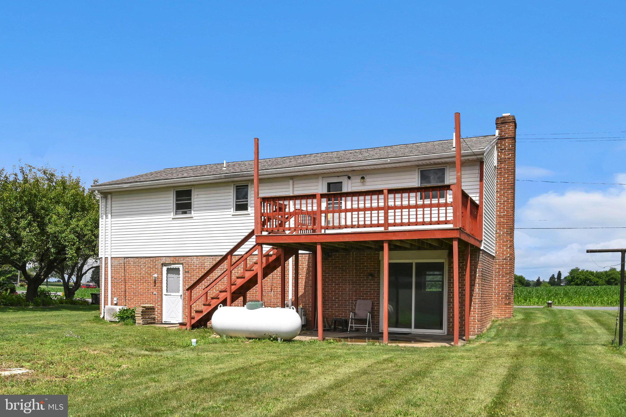 729 Lititz Road Manheim, PA 17545 - Photo 29 of 36 Exterior Back