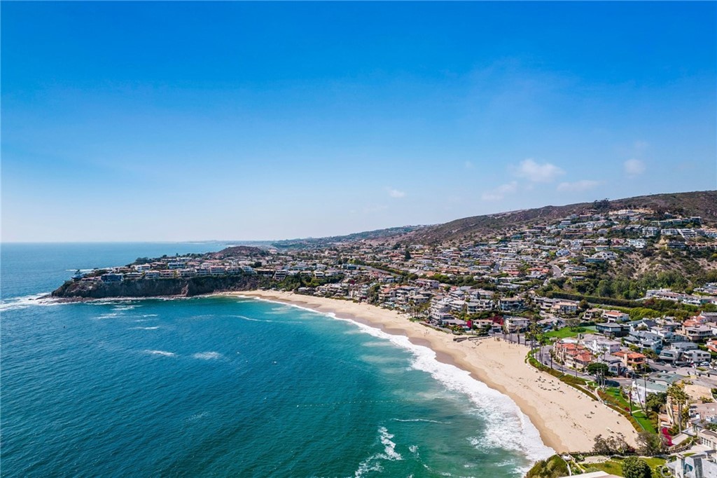 10 Smithcliffs Road Laguna Beach, CA 92651 - Photo 37 of 38 an aerial view of a house with a yard