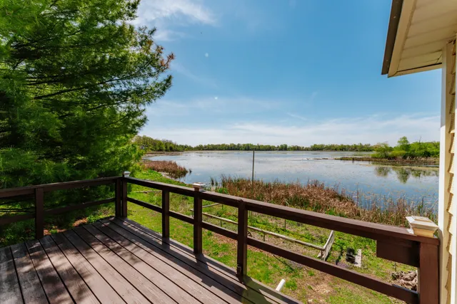 $299,900 | W6641 North Lakeshore Drive, Sugar Creek, WI 53121