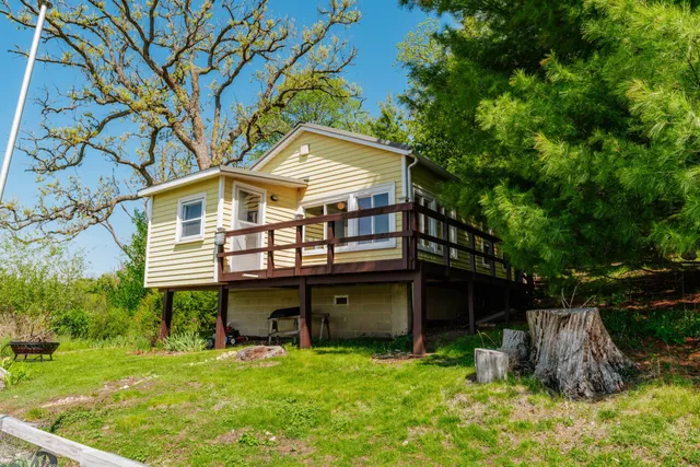 $299,900 | W6641 North Lakeshore Drive, Sugar Creek, WI 53121