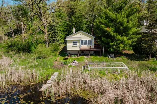 $299,900 | W6641 North Lakeshore Drive, Sugar Creek, WI 53121