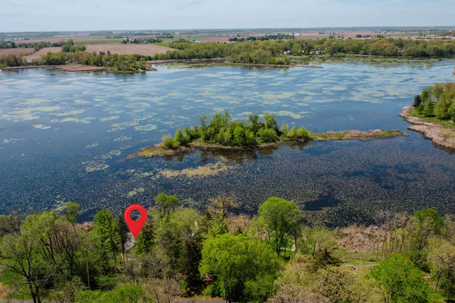 $299,900 | W6641 North Lakeshore Drive, Sugar Creek, WI 53121