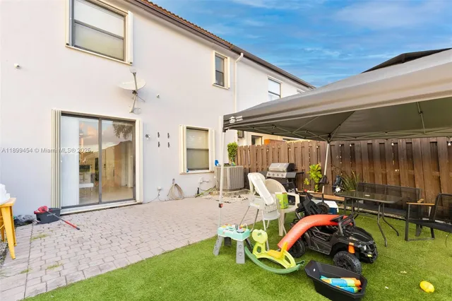 $668,500 | 11628 Northwest 87th Lane, Doral, FL 33178