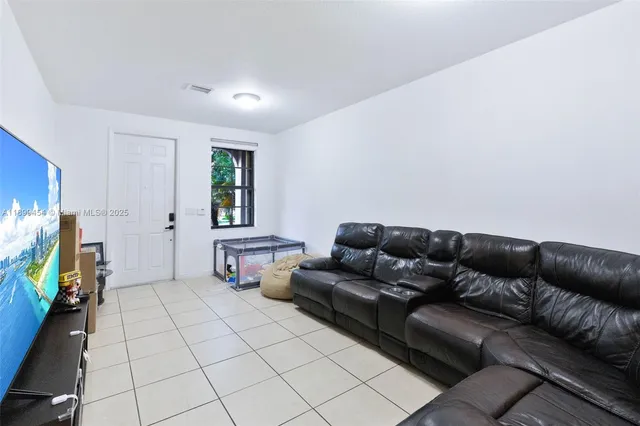 $668,500 | 11628 Northwest 87th Lane, Doral, FL 33178