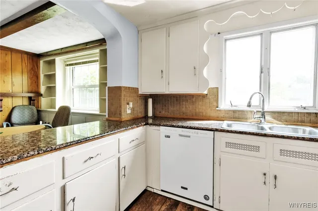 $1,800 | 85 Lake Street, Hamburg, NY 14075