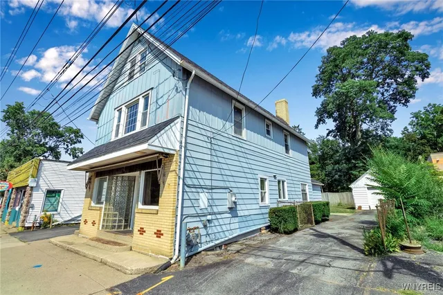 $1,800 | 85 Lake Street, Hamburg, NY 14075
