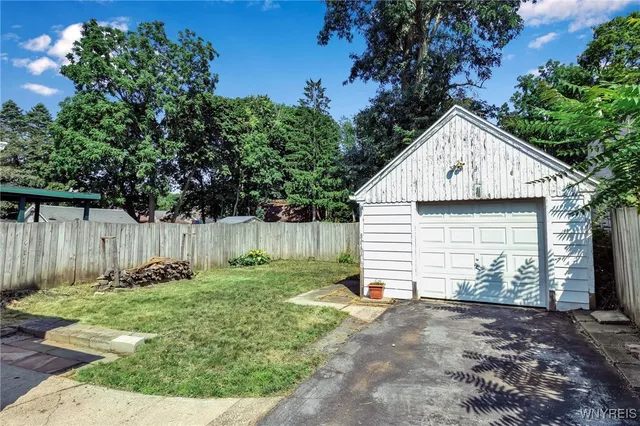 $1,800 | 85 Lake Street, Hamburg, NY 14075