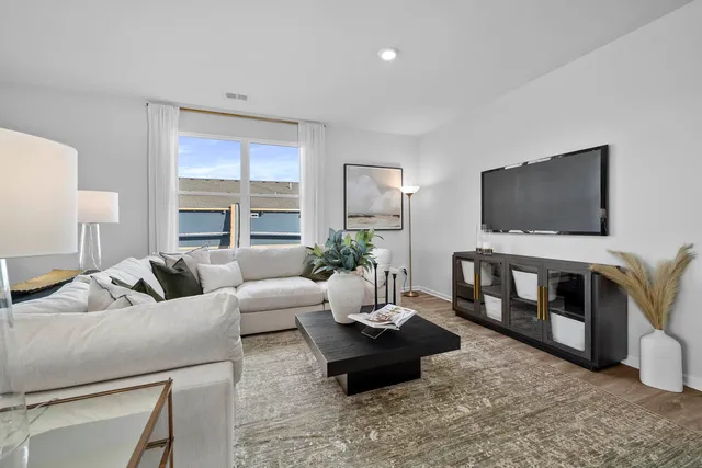 $499,990 | 1390 Wild Tulip Circle, Bartlett, IL 60103