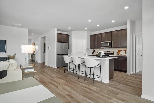 $499,990 | 1390 Wild Tulip Circle, Bartlett, IL 60103