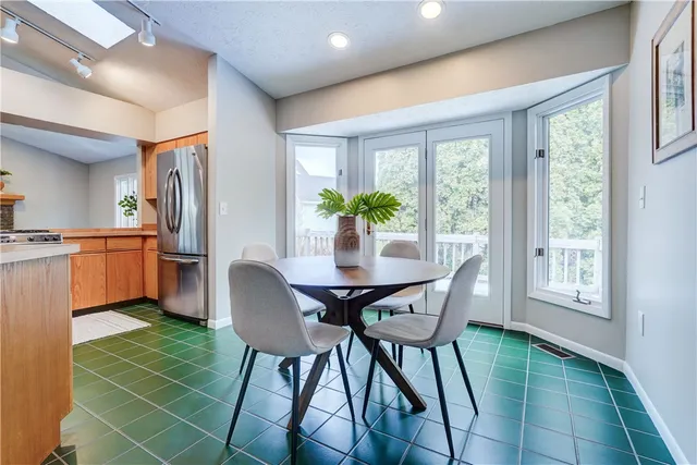 $284,900 | 26 Markay Court, Brighton, NY 14618