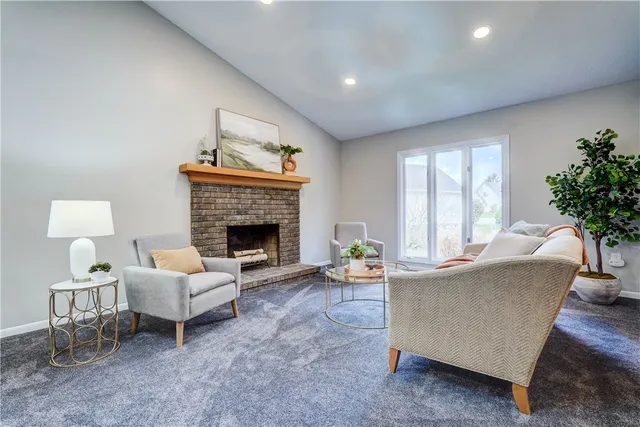 $284,900 | 26 Markay Court, Brighton, NY 14618