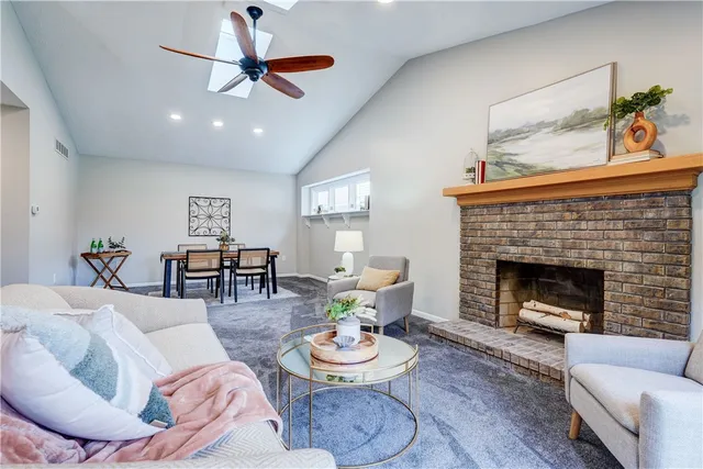 $284,900 | 26 Markay Court, Brighton, NY 14618