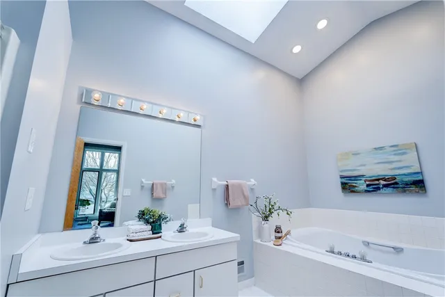 $284,900 | 26 Markay Court, Brighton, NY 14618