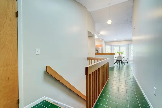 $284,900 | 26 Markay Court, Brighton, NY 14618