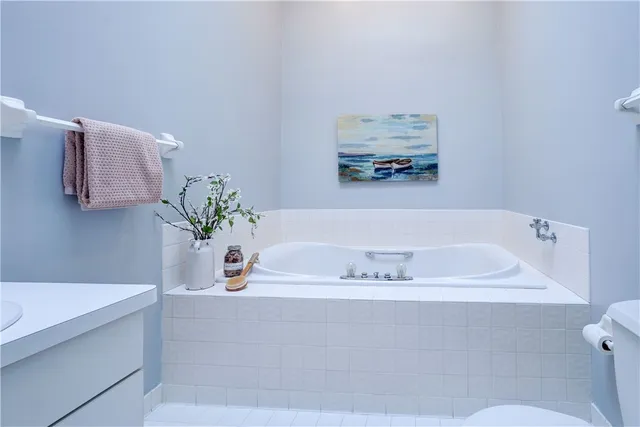 $284,900 | 26 Markay Court, Brighton, NY 14618