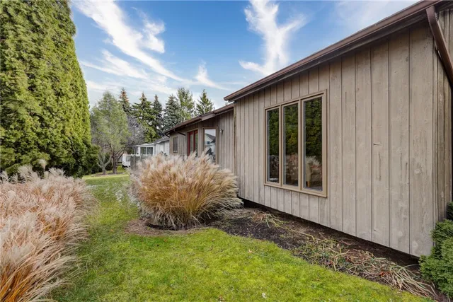 $284,900 | 26 Markay Court, Brighton, NY 14618