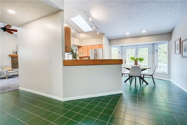 $284,900 | 26 Markay Court, Brighton, NY 14618