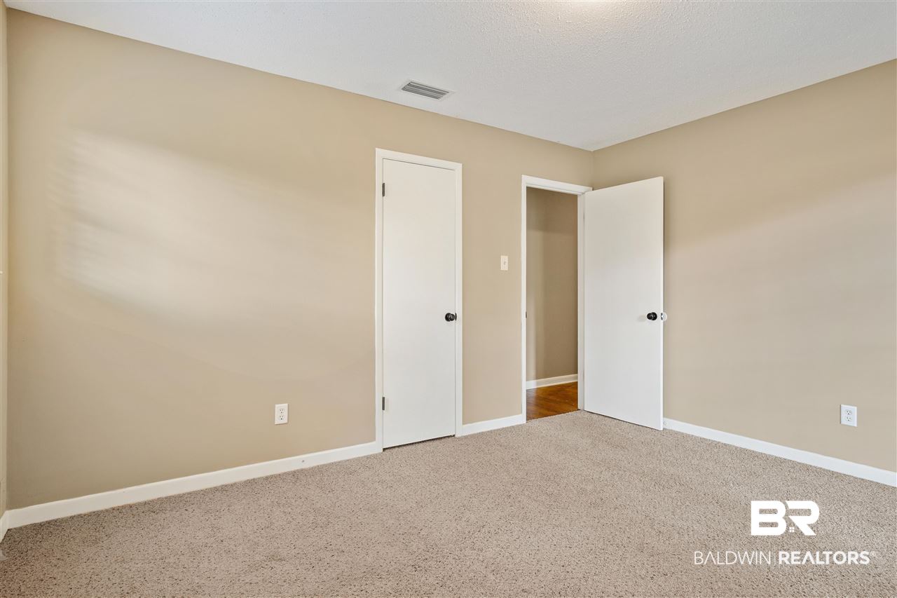 3324 Meadow Lane Mobile, AL 36618 - Photo 14 of 28