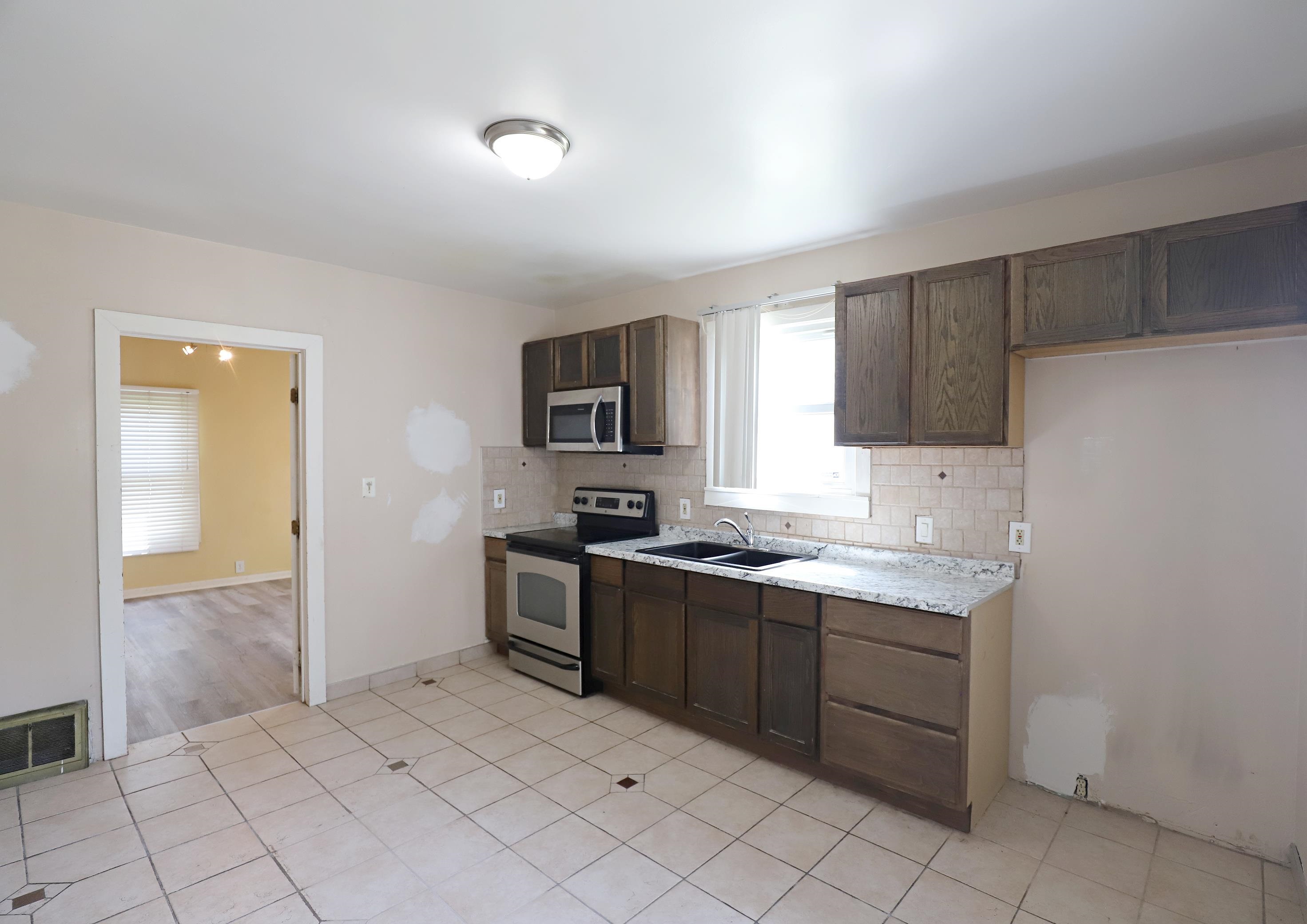 822 East 8th Street Flint, MI 48503 - Photo 13 of 23