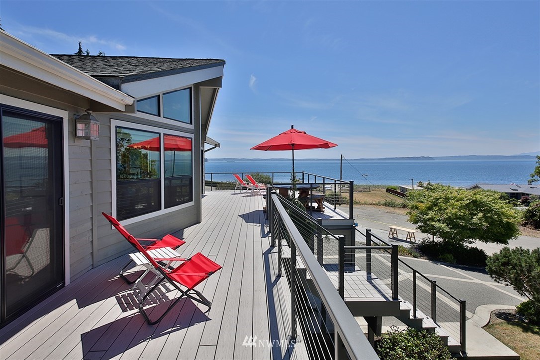 5577 Mutiny Sands Road Freeland, WA 98249 - Photo 1 of 24 Gallery Image 1