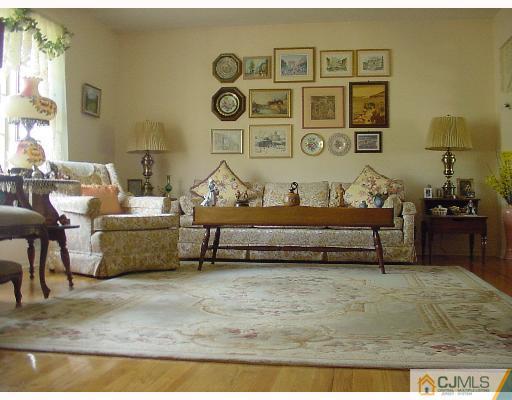 186 Winding Road Iselin, NJ 08830 - Photo 3 of 8 Gallery Image 3