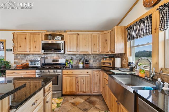 17580 Steppler Road Colorado Springs, CO 80908 - Photo 9 of 45 Gallery Image 9