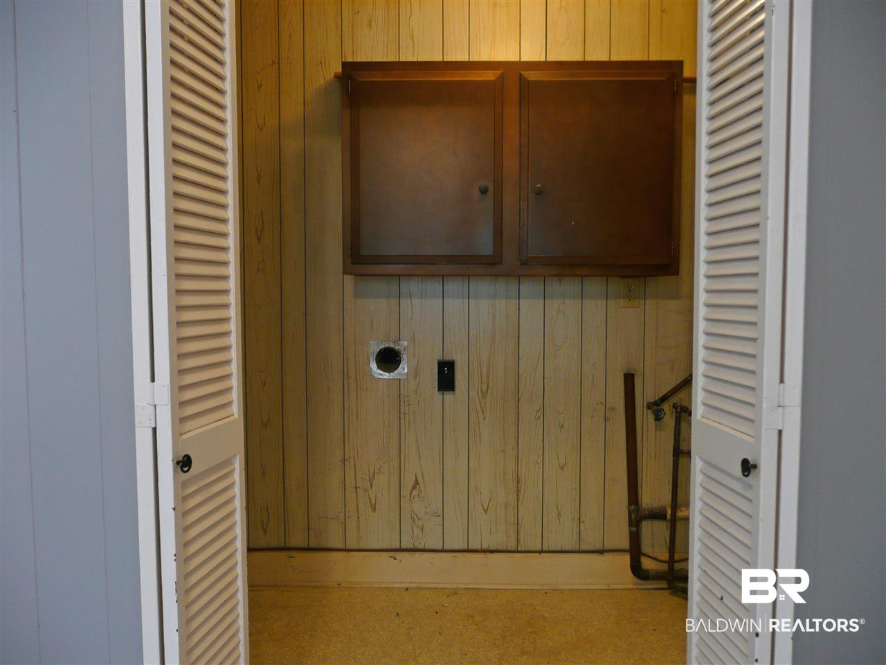 311 Dawn Place Mobile, AL 36609 - Photo 23 of 35 Laundry Room