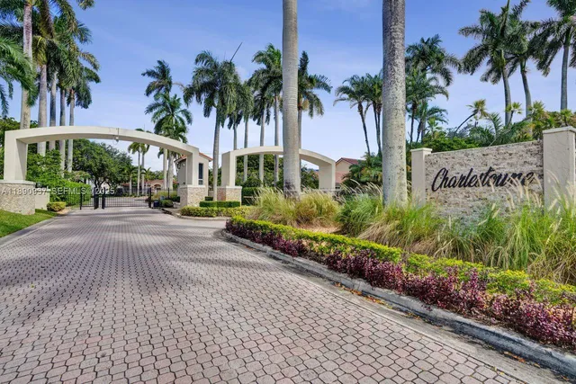 $679,000 | 10190 Southwest 138th Court, Miami, FL 33186