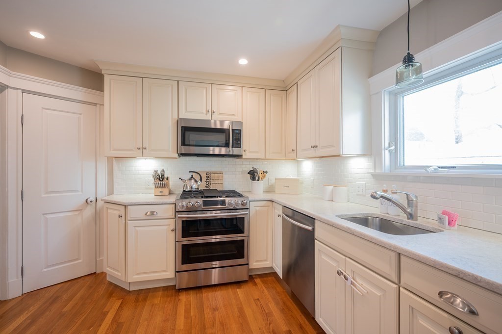 4 Mulberry Road Milton, MA 02186 - Photo 8 of 26 Gallery Image 8