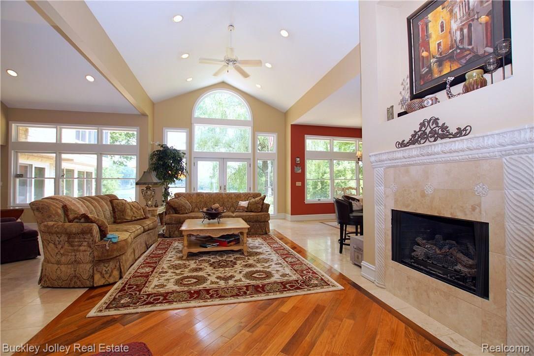 11631 Ridge Road South Lyon, MI 48178 - Photo 10 of 40 Custom Gas Fireplace