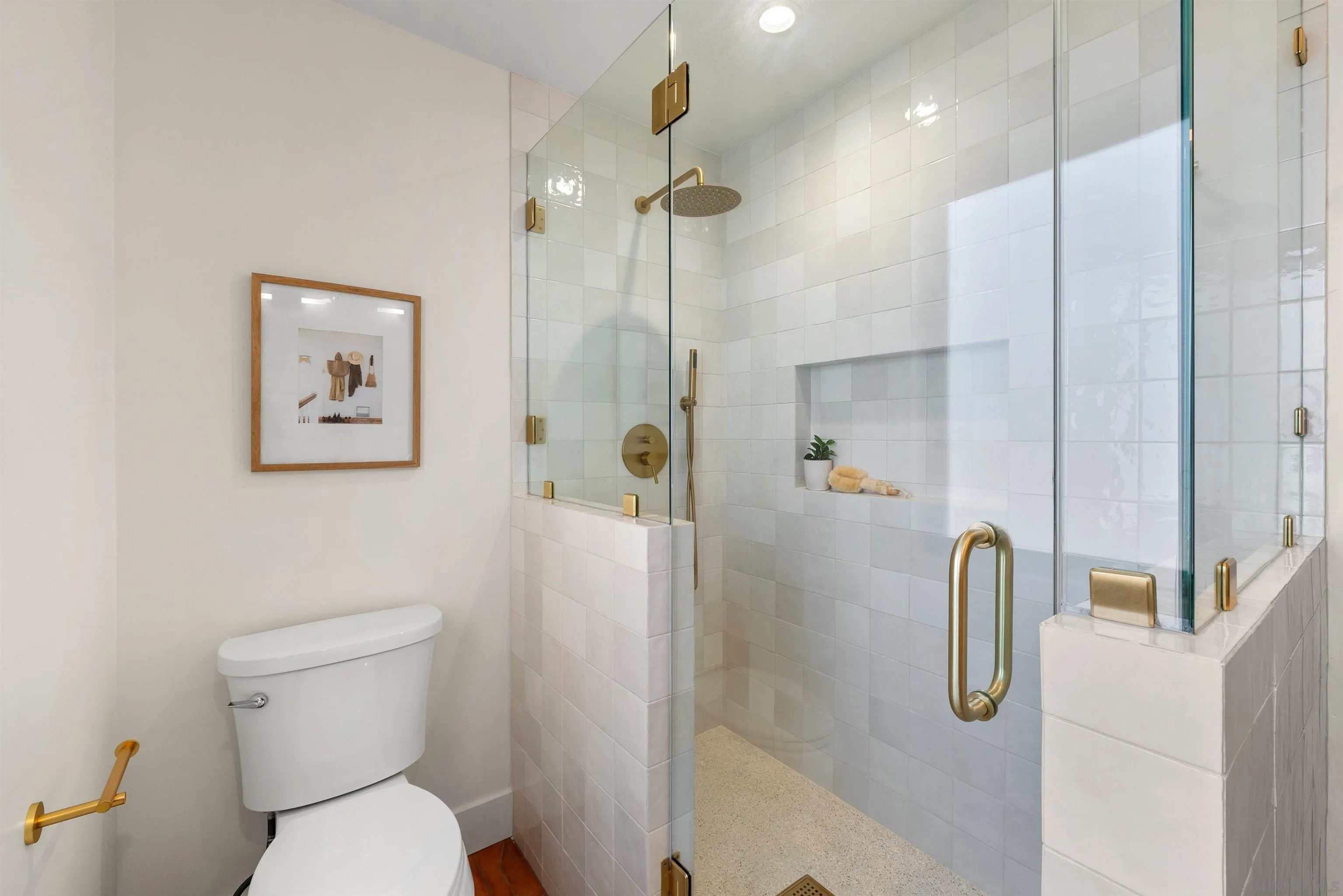 1262 Horizon Ridge El Cajon, CA 92020 - Photo 35 of 68 a bathroom with a shower a toilet and a sink