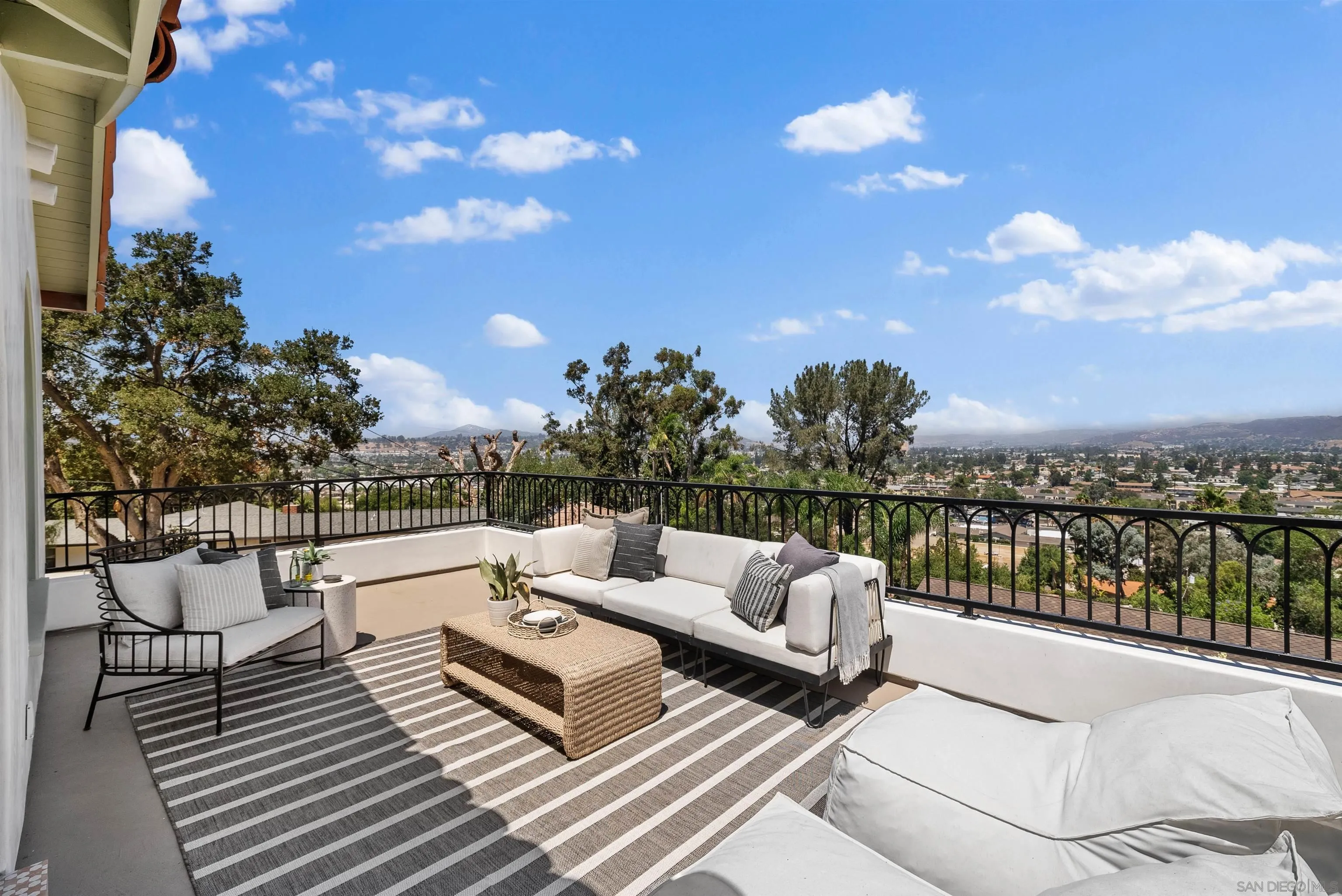 1262 Horizon Ridge El Cajon, CA 92020 - Photo 5 of 68