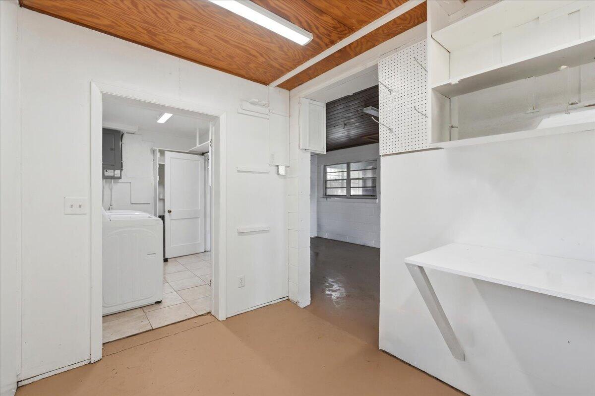1408 New Jersey Road Lakeland, FL 33803 - Photo 38 of 58 41-Laundry Area