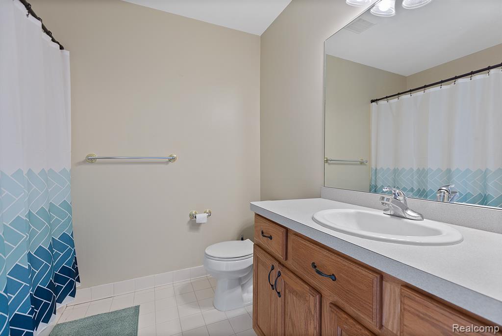 33488 Utica Road, Unit 3 Fraser, MI 48026 - Photo 10 of 25