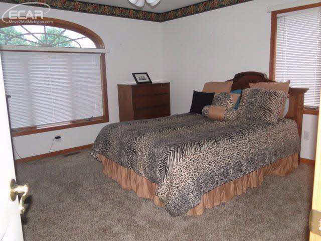 13146 North Linden Road Clio, MI 48420 - Photo 8 of 16 21160254-7.JPG