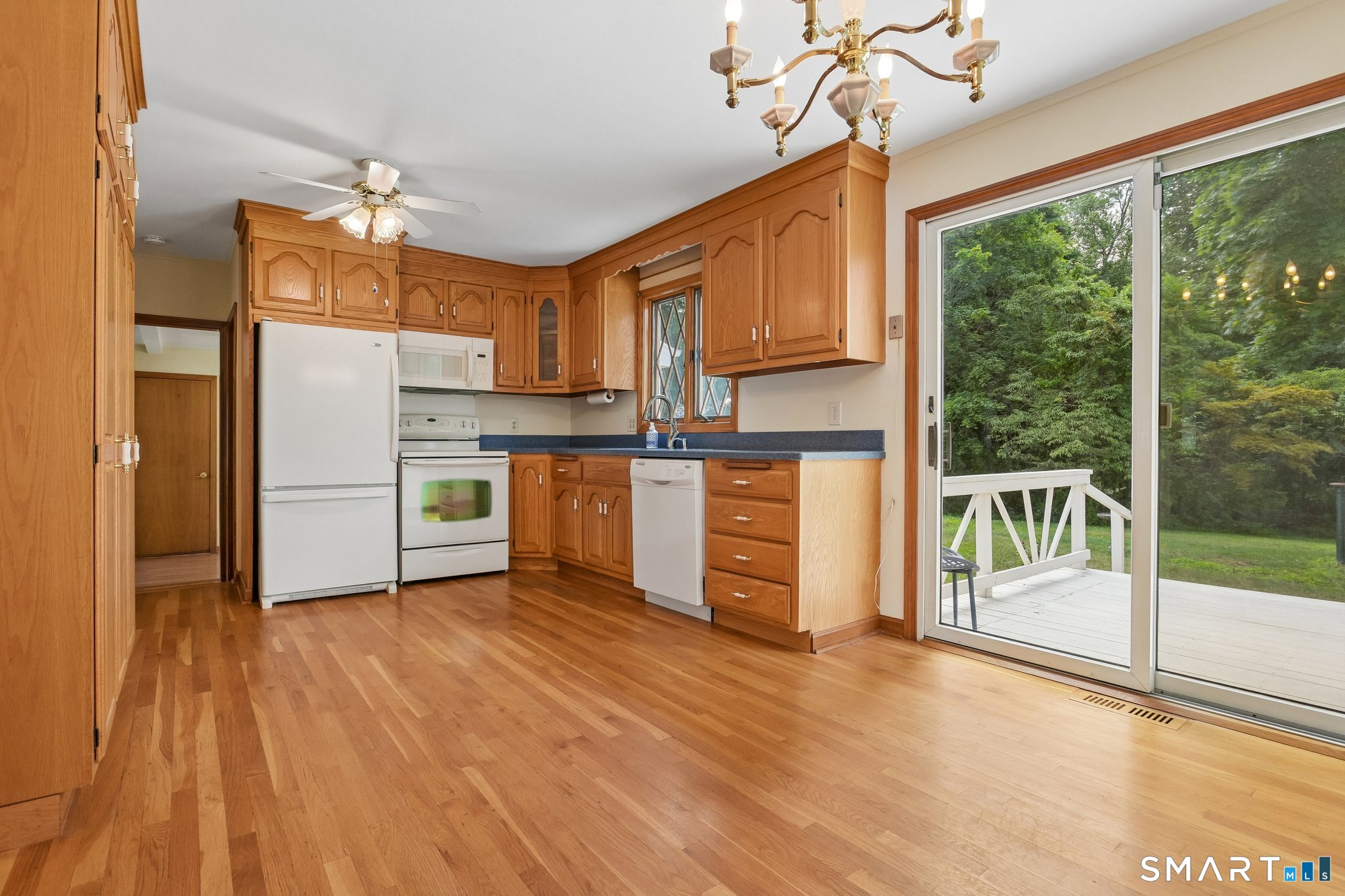 19 Palmer Road North Haven, CT 06473 - Photo 8 of 28