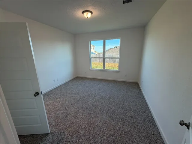 $263,400 | 222 Cross Lane, Caldwell, TX 77836