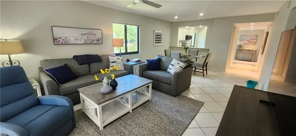 $2,000 | 228 Fox Glen Drive, Unit 3204, Naples, FL 34104