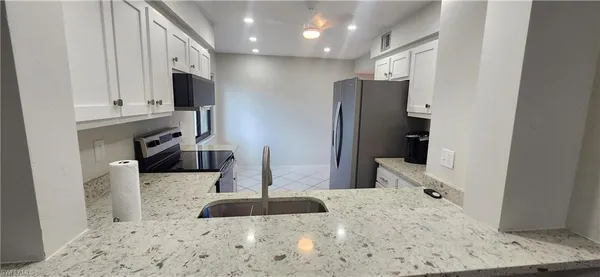 $2,000 | 228 Fox Glen Drive, Unit 3204, Naples, FL 34104