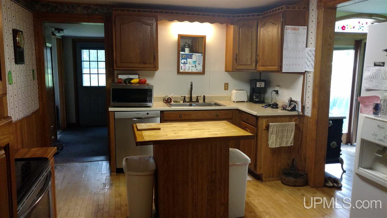 N5198 North Samuelson Road Munising, MI 49862 - Photo 8 of 43