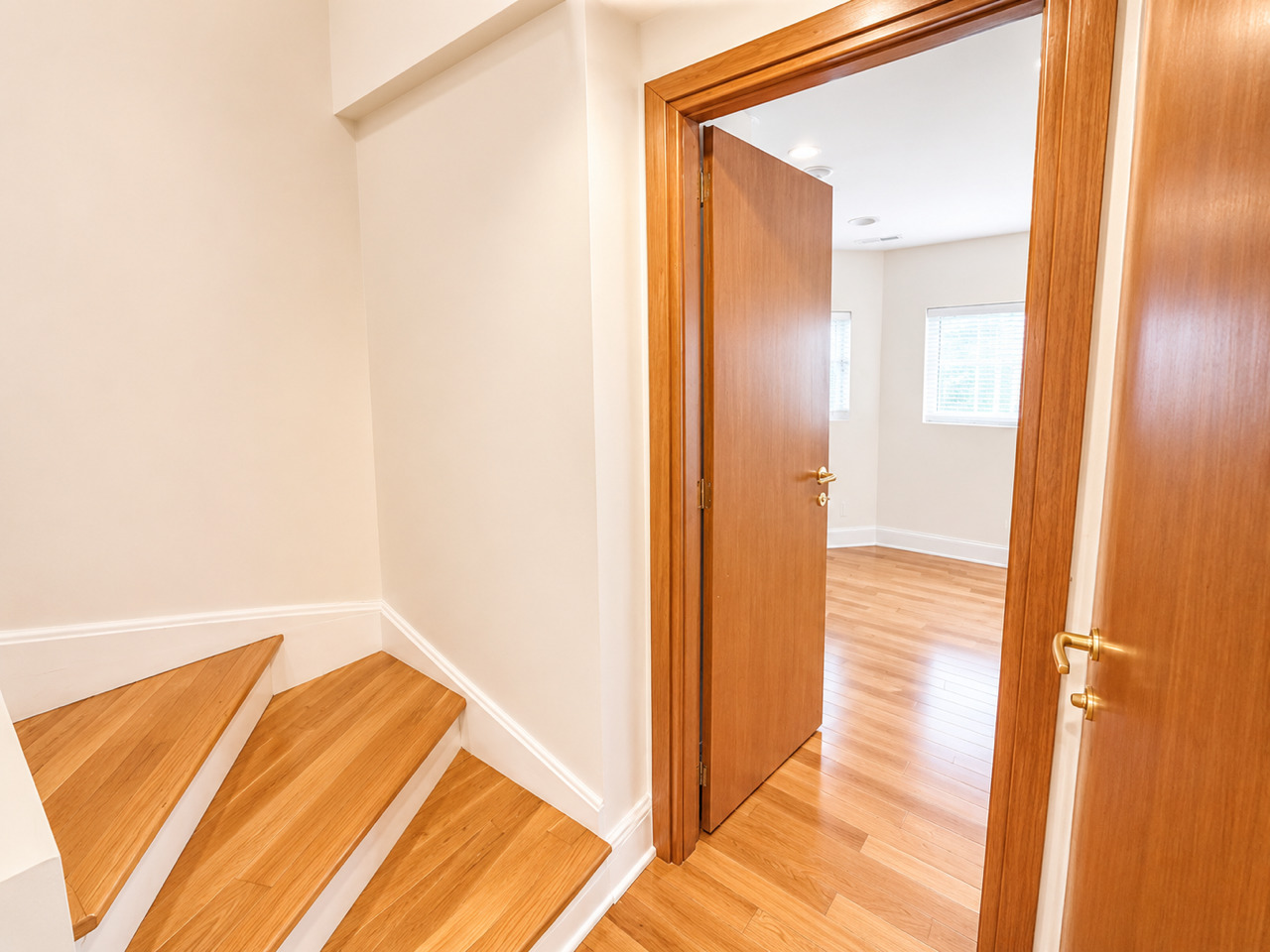 1647 West Sherwin Avenue, Unit 1 Chicago, IL 60626 - Photo 11 of 16