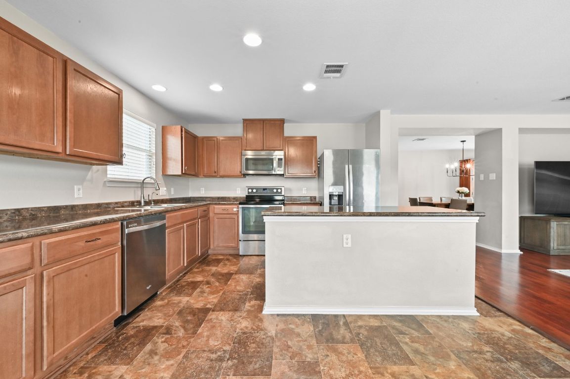 181 Cushman Drive Kyle, TX 78640 - Photo 10 of 38