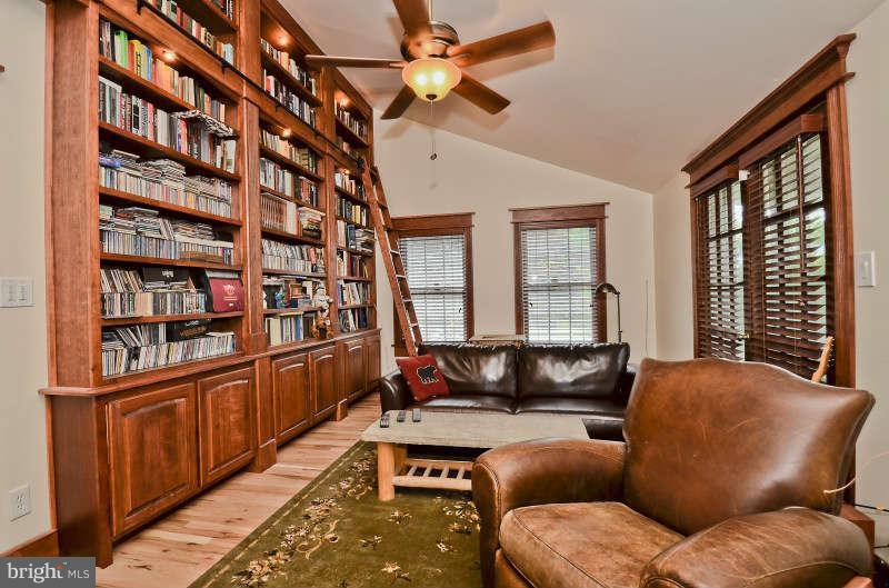 8631 Tuttle Road, Unit 2 Springfield, VA 22152 - Photo 14 of 29 Family Room