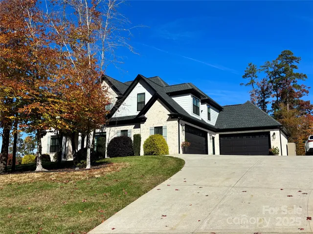 $995,000 | 108 41st Avenue Northwest, Hickory, NC 28601