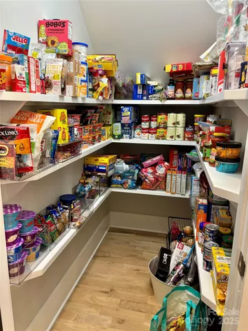 $995,000 | 108 41st Avenue Northwest, Hickory, NC 28601