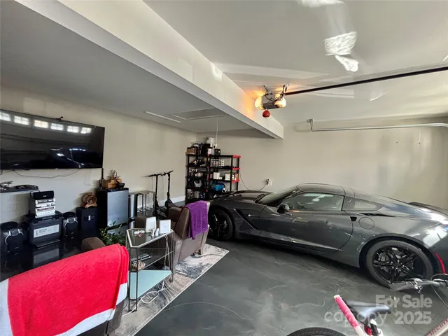 $995,000 | 108 41st Avenue Northwest, Hickory, NC 28601