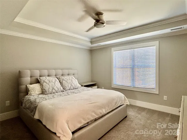 $995,000 | 108 41st Avenue Northwest, Hickory, NC 28601